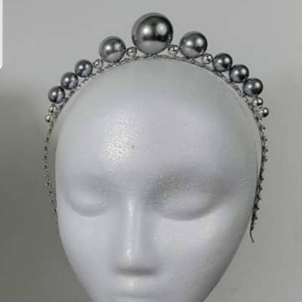 Ariana Grande Headband Style